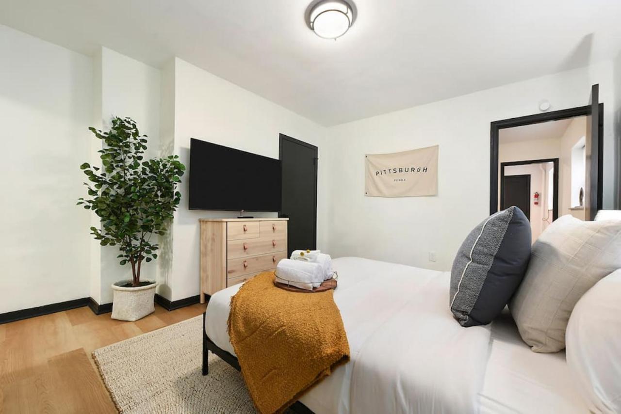 Hostwise Stays - Pet Friendly Butler St Apt, Ground Floor With Private Entrance Питсбърг Екстериор снимка