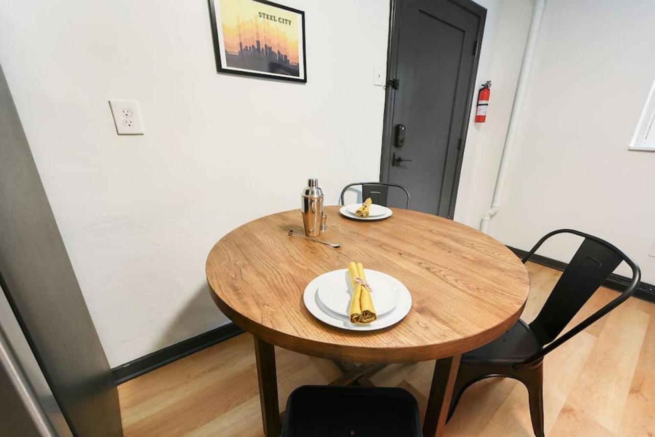 Hostwise Stays - Pet Friendly Butler St Apt, Ground Floor With Private Entrance Питсбърг Екстериор снимка